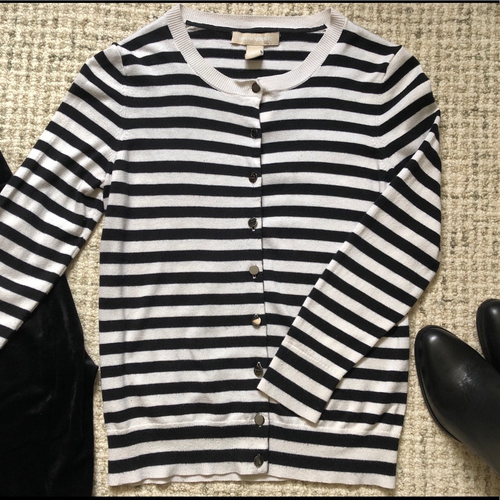 💖2/$20💖 Banana Republic Cardigan